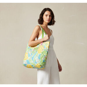 Lilly Pulitzer Estee Lauder Tropical Spring Summer Lemon Print Large Tote Bag